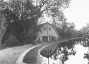 Alte Scheune gegenüber der Villa